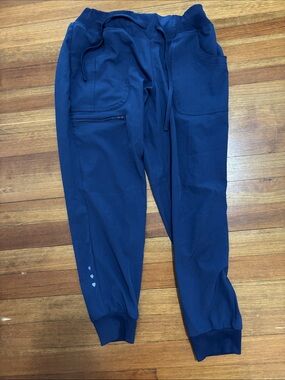 Scrub Navy Jogger Pants - heart and soul brand . Size S petite